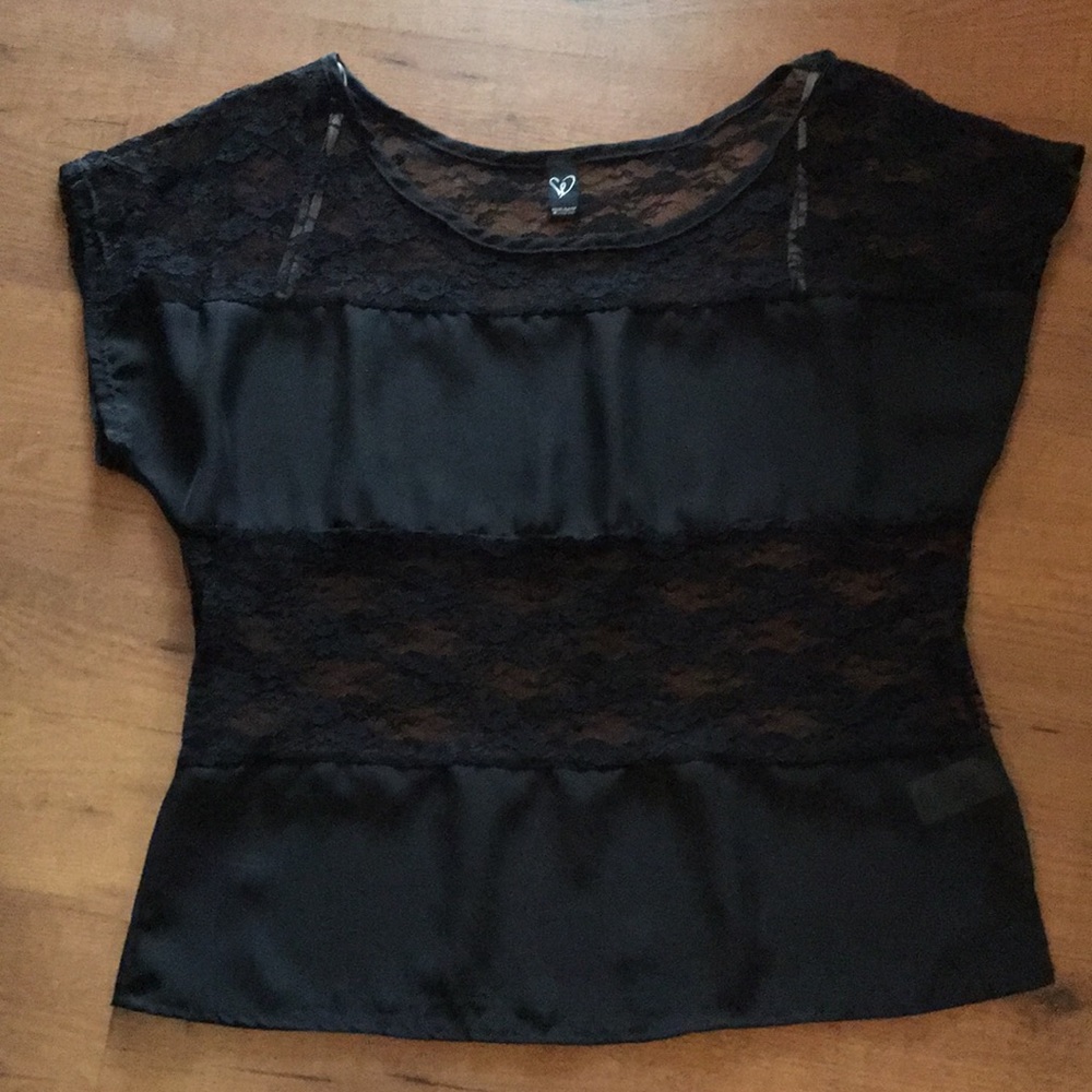 Windsor black lace shirt with blocking.